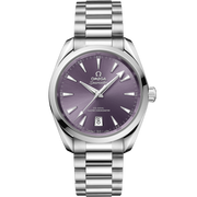 Quadrante lavanda laccato soleil con finitura a raggi di sole centrale dell’Omega Seamaster Aqua Terra Shades 38 mm modello 220.10.38.20.10.004.